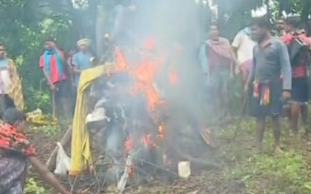 ରାଷ୍ଟ୍ରୀୟ ମର୍ଯ୍ୟାଦା ସହ ପଦ୍ମଶ୍ରୀ କମଳା ପୂଜାରୀଙ୍କ ଶେଷକୃତ୍ୟ ସମ୍ପନ୍ନ