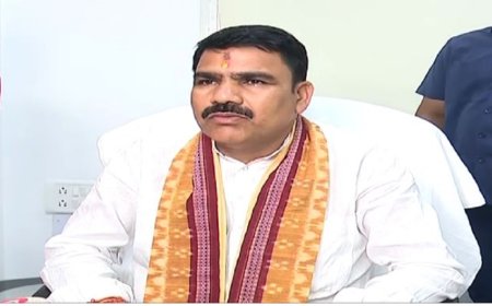 ମଦୁଆ ଶିକ୍ଷକଙ୍କୁ ମନ୍ତ୍ରୀଙ୍କ ଚେତାବନୀ